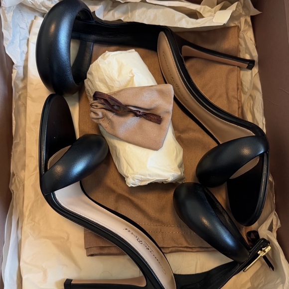New! Gianvito Rossi Black Strappy Heels - Picture 13 of 16